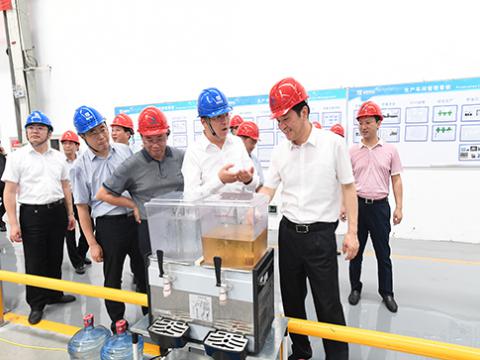 市委书记潘早云深入mg不朽情缘集团开展清静生产检查