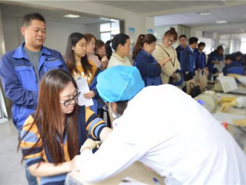 志同道合手牵手 献血救人心连心——mg不朽情缘集团2018年无偿献血活动